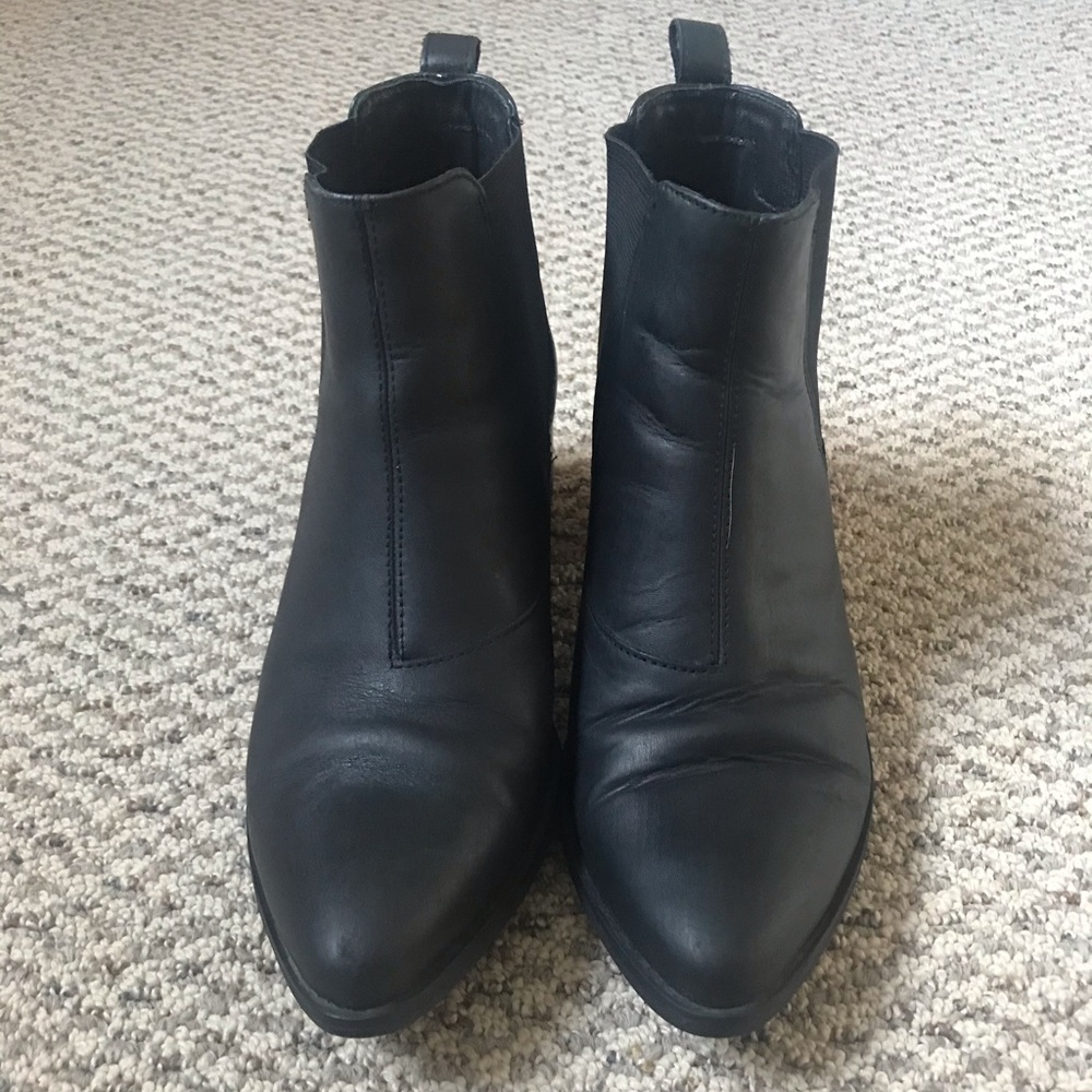 Vagabond Marja black leather Chelsea boots